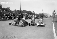 Invalides (course de voitures).jpg